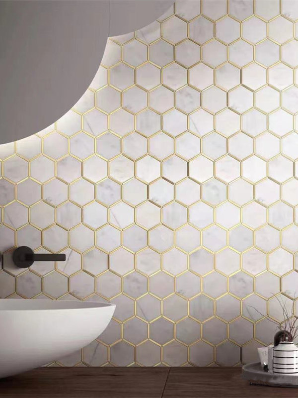 https://www.wanpomosaic.com/marble-and-brass-hexagon-honeycomb-mosaic-tile-backsplash-for-wall-product/