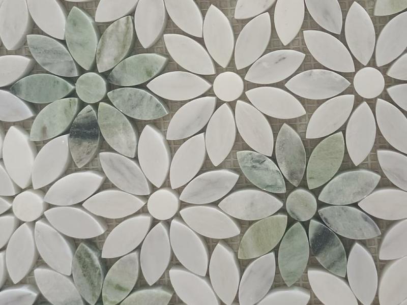 https://www.wanpomosaic.com/green-and-white-mosaic-tiles-waterjet-sunflower-marble-supply-product/