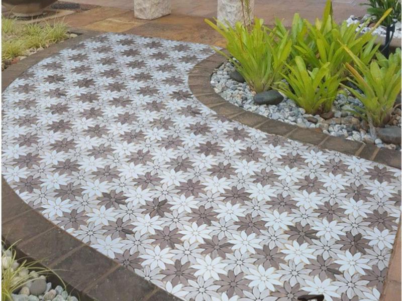 https://www.wanpomosaic.com/triple-colors-mixed-sunflower-waterjet-stone-flower-marble-mosaic-tile-product/